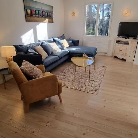 Charmante Pour 8 Personnes Avec Piscine *