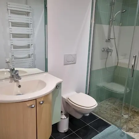 Charmante Pour 8 Personnes Avec Piscine Willa La Tremblade