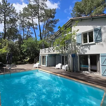 Charmante Pour 8 Personnes Avec Piscine Villa